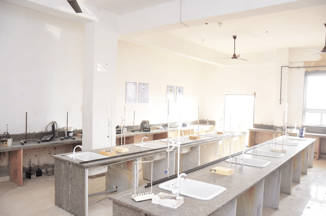 Biyani Institute of Pharmaceutical Sciences Jaipur Pharmacy Lab photo 7